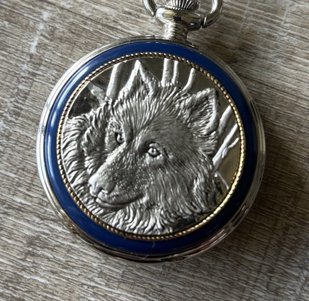 Franklin Mint Timber Wolf Pocket Watch Wolf Chain Leather Pouch Wildlife